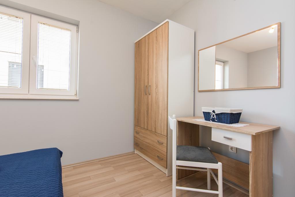 Apartments Mate Turanj Eksteriør bilde